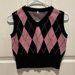 V-Neck Argyle Cropped Sweater Vest